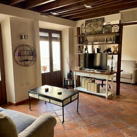 Sleep In Historic Puerta Elvira Apartment Granada Luaran gambar