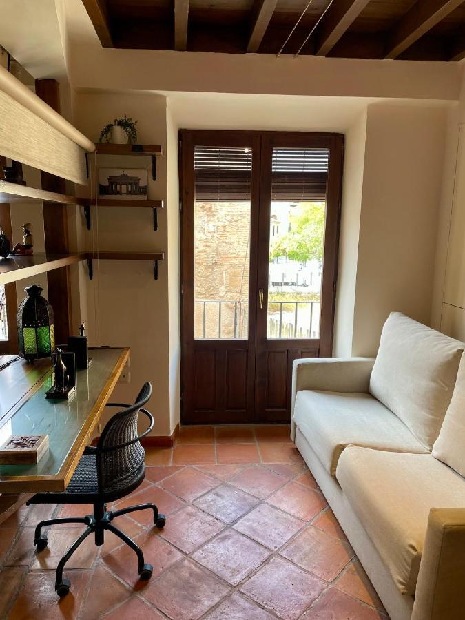 Sleep In Historic Puerta Elvira Apartment Granada Luaran gambar