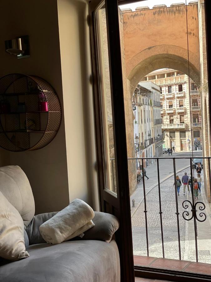 Sleep In Historic Puerta Elvira Apartment Granada Luaran gambar