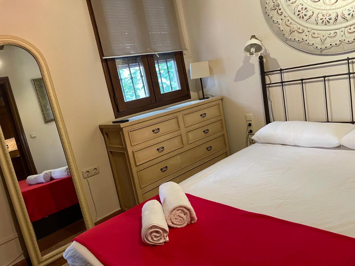 Sleep In Historic Puerta Elvira Apartment Granada Luaran gambar