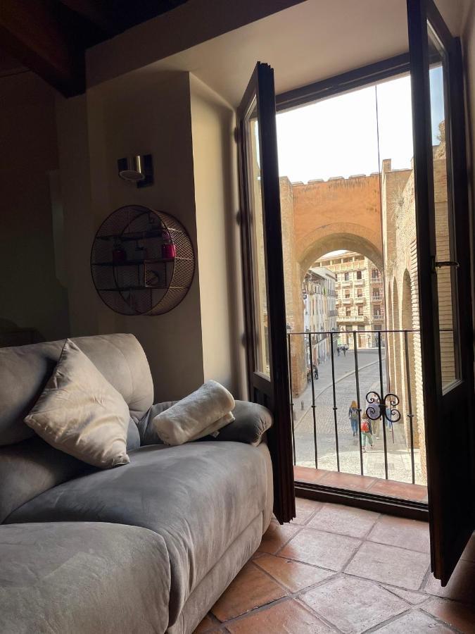 Sleep In Historic Puerta Elvira Apartment Granada Luaran gambar