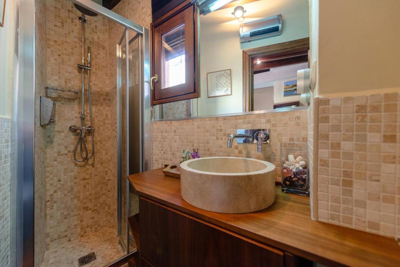 Sleep In Historic Puerta Elvira Apartment Granada Luaran gambar