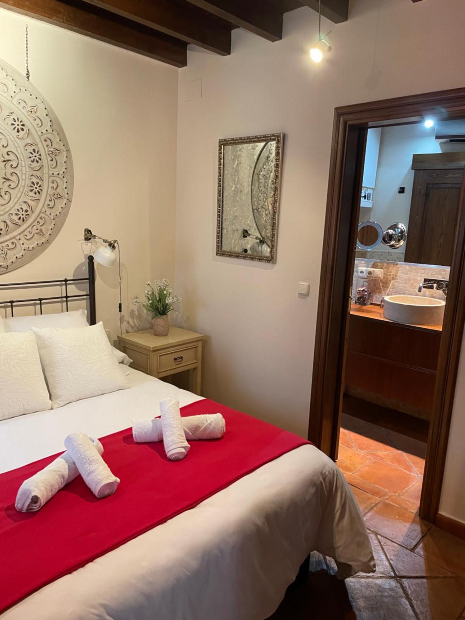 Sleep In Historic Puerta Elvira Apartment Granada Luaran gambar